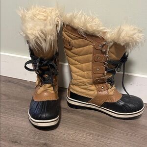 Kids Sorel Tofino II | Cream Faux Fur Lined Boots - Black & Tan - kids size 1